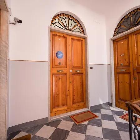 Blue Light House - Centro, 5 Terre A 5 Min Apartment *