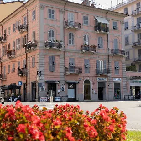 5 Terre Blue Light House * لا سبيتسْيا