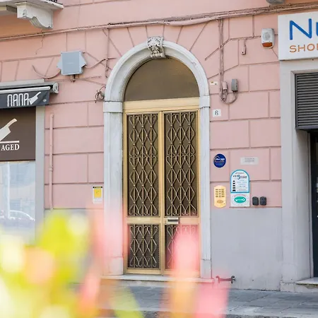 5 Terre Blue Light House * لا سبيتسْيا