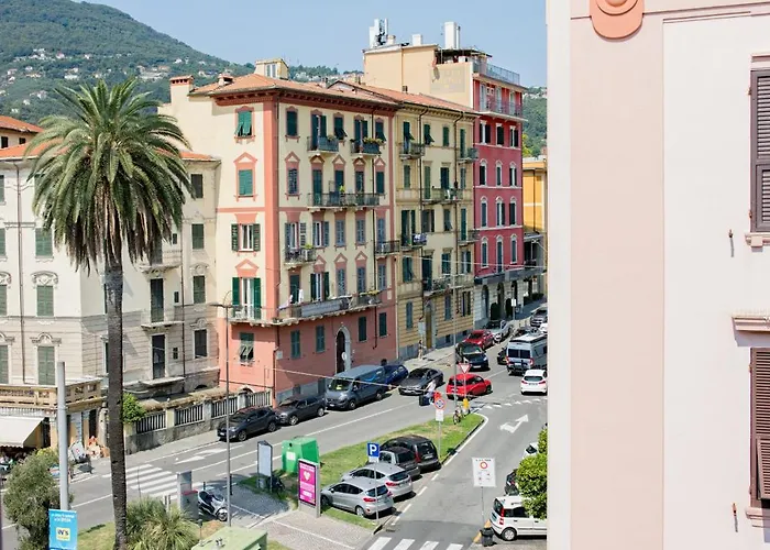 5 Terre Blue Light House