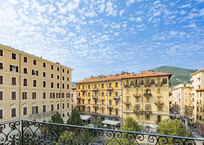 Апартаменты 5 Terre Blue Light House Специя