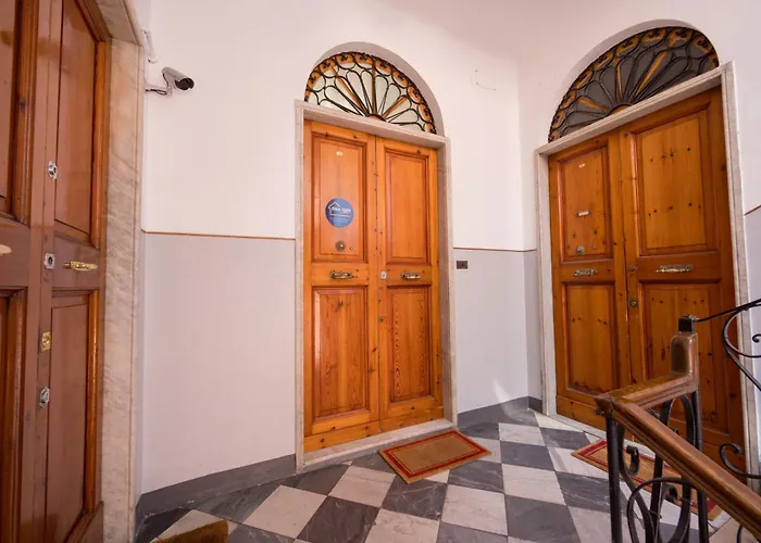 5 Terre Blue Light House Апартаменты *