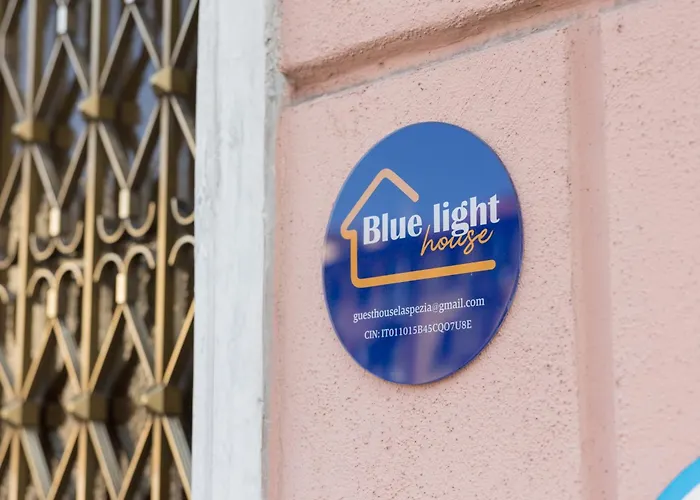 5 Terre Blue Light House Апартаменты Специя